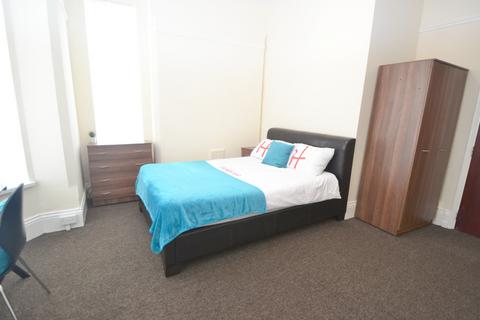 4 bedroom terraced house to rent, Mona Road, West Bridgford NG2