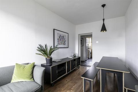 2 bedroom flat for sale, Gibson Gardens, London, N16