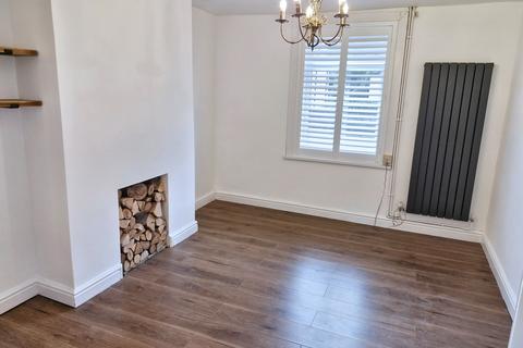 2 bedroom terraced house to rent, Woodside, Llanbadoc NP15