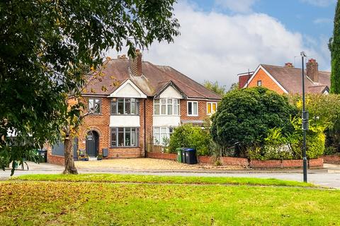 8 Dickins Road, Warwick, CV34 5NR