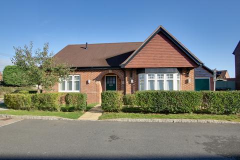 3 bedroom detached bungalow for sale, WALTHAM CHASE - NO FORWARD CHAIN