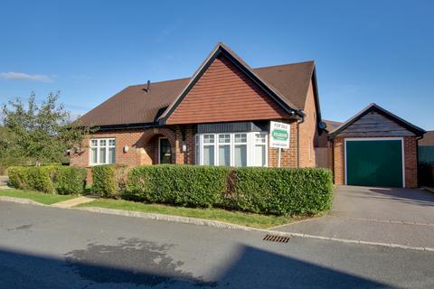 3 bedroom detached bungalow for sale, WALTHAM CHASE - NO FORWARD CHAIN