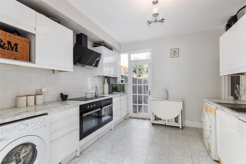 3 bedroom maisonette for sale, Rothesay Avenue, Wimbledon Chase SW20