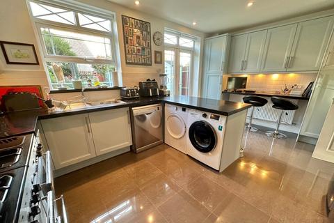 5 bedroom townhouse for sale, Earl of Chester Drive, DEEPCUT GU16