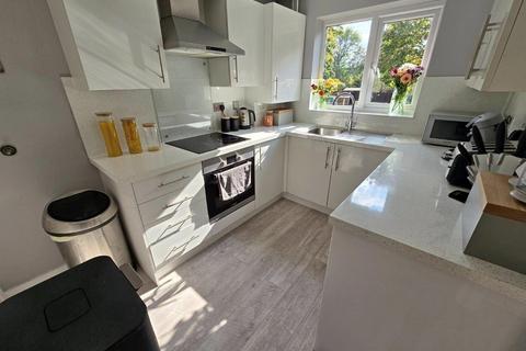 4 Bevis Green, Bury, BL9 6RQ