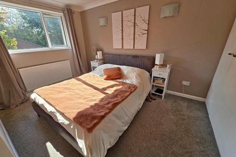 4 Bevis Green, Bury, BL9 6RQ