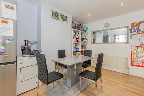 129 Green Walk, Crayford, Dartford, DA1 4JU