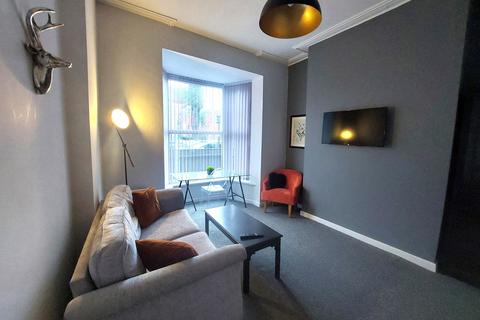 undefined, Flat 1, Albert Avenue, Hull, HU3