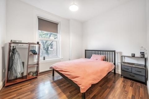 2 bedroom apartment to rent, Chiswick High Road London W4