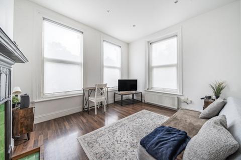 2 bedroom apartment to rent, Chiswick High Road London W4