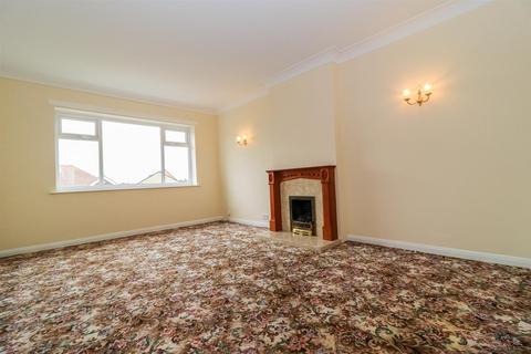 2 bedroom detached bungalow to rent, Mount Avenue, Wakefield WF2