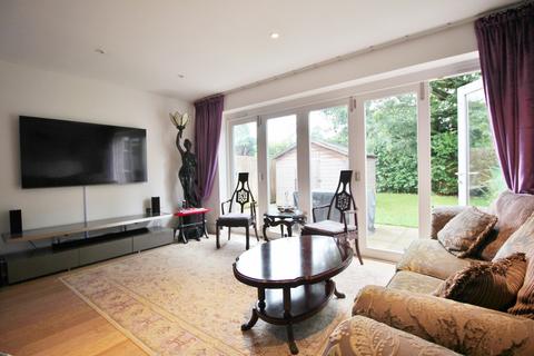 4 bedroom semi-detached house for sale, Irvine Close, Whetstone N20