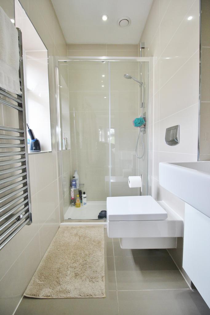 En Suite Shower Room