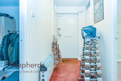 1 bedroom flat for sale, Lampits, HODDESDON EN11