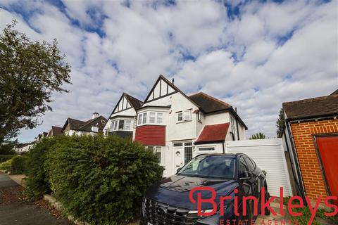 3 bedroom semi-detached house to rent, Devon Road, Cheam