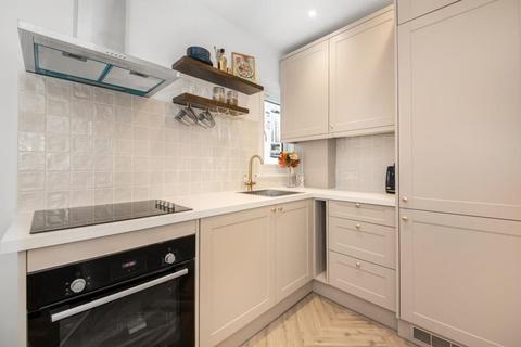 2 bedroom apartment for sale, Hillcourt Road, East Dulwich, London, SE22