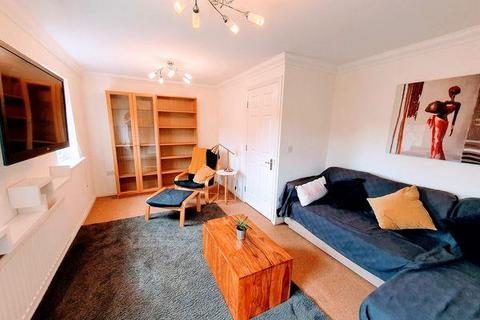 4 bedroom private hall to rent, Herons Court, Durham