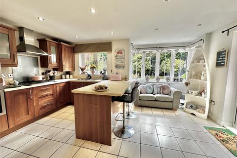 2 Ambrose Corner, Lymington, SO41 8QJ