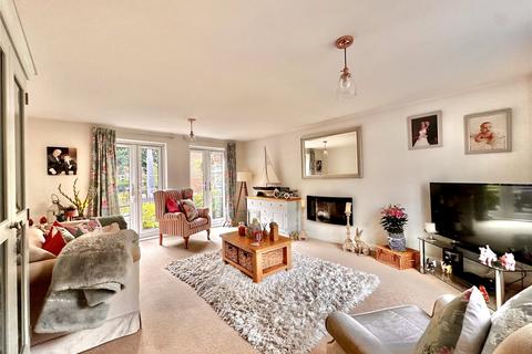 2 Ambrose Corner, Lymington, SO41 8QJ