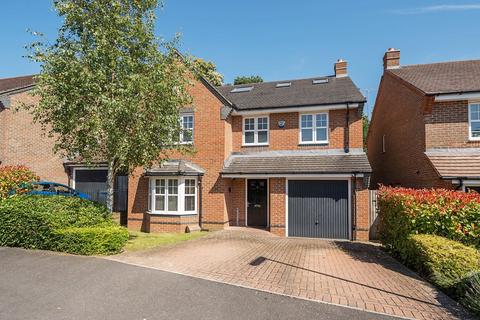 6 bedroom detached house for sale, Keaver Drive, Surrey GU16