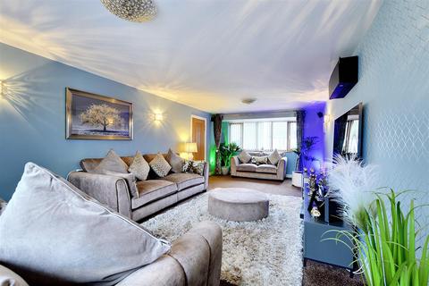 4 bedroom detached house for sale, Owen Avenue, Long Eaton