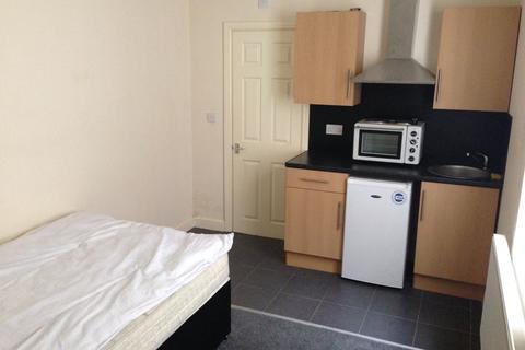 Studio to rent, Doncaster, DN1