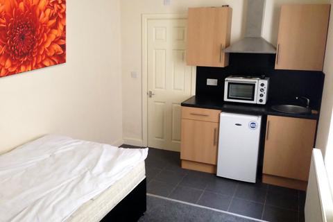 Studio to rent, Doncaster, DN1