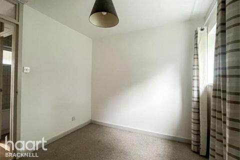 undefined, Mount Lane, Bracknell