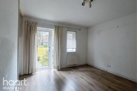 undefined, Mount Lane, Bracknell