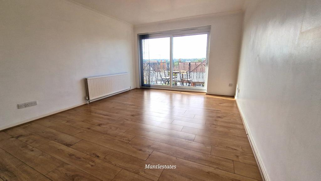 Spacious 2 Bedroom Flat