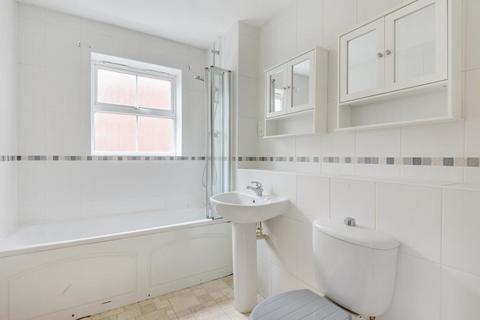 2 bedroom maisonette for sale, Aylesbury,  Buckinghamshire,  HP22