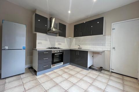 2 bedroom flat to rent, Burford Road, Catford, SE6