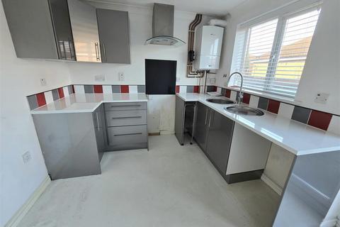 3 bedroom townhouse to rent, Hadleigh Walk, Ingleby Barwick, Stockton-On-Tees