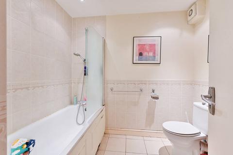 2 bedroom flat for sale, Keswick Road, Putney, London, SW15