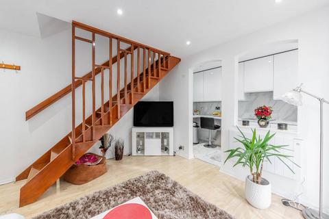 1 bedroom semi-detached house for sale, Pavilion Way, Edgware, HA8