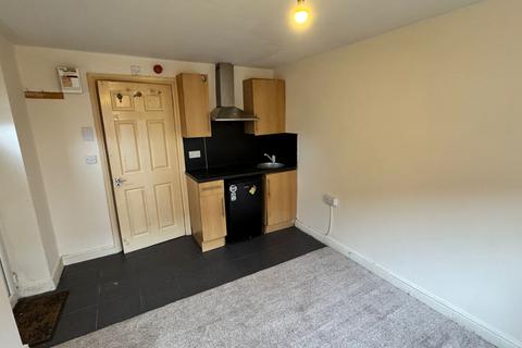 Studio to rent, Doncaster, DN1