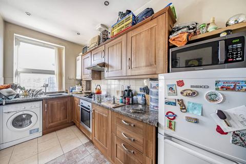 2 bedroom flat for sale, Cricklewood Broadway, Willesden Green, London, NW2