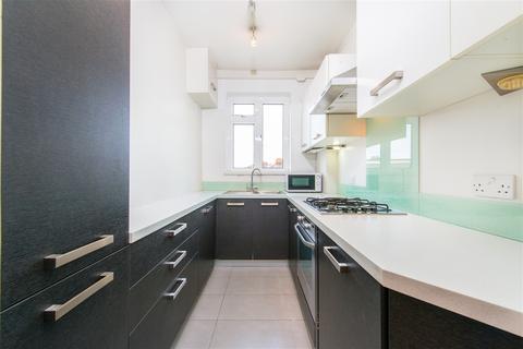 Studio to rent, Haverstock Hill, London, NW3