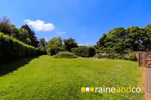 Plot for sale, The Ryde, Hatfield