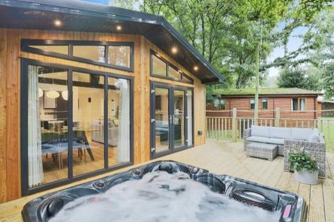 2 bedroom lodge for sale, Bluewood Lodges, , Kingham OX7