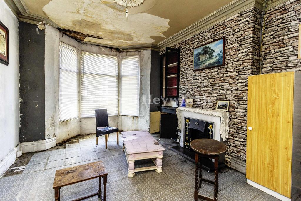 Albert Road, Morecambe LA4 7 bed house for sale £130,000