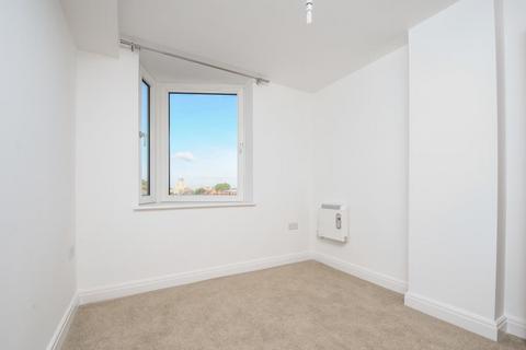 2 bedroom flat for sale, Great Western Street,  Aylesbury,  HP20