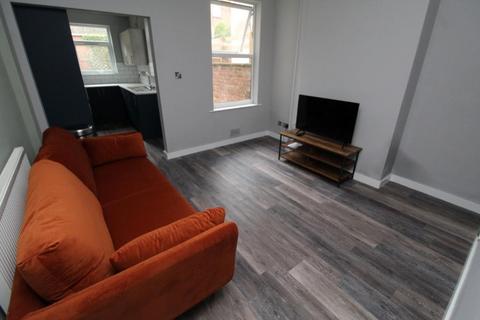 2 bedroom terraced house to rent, Tissington Road , Nottingham NG7