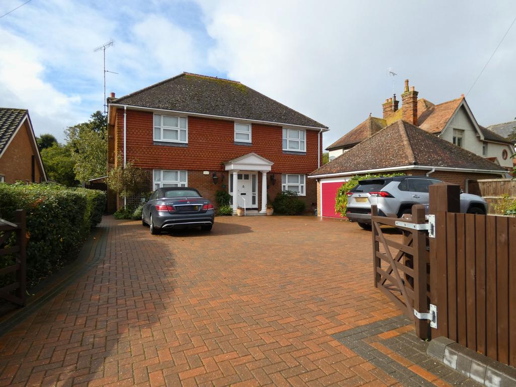 5 Bedroom Detached for Sale