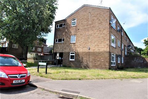 2 bedroom flat to rent, Uranus Road, Hemel Hempstead