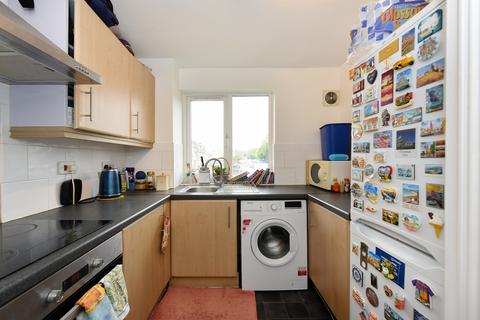 2 bedroom flat for sale, 4 Dunnage Crescent, London SE16