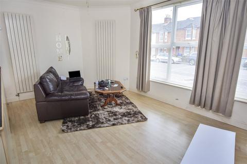 1 bedroom maisonette for sale, Queens Road, Hampshire GU14