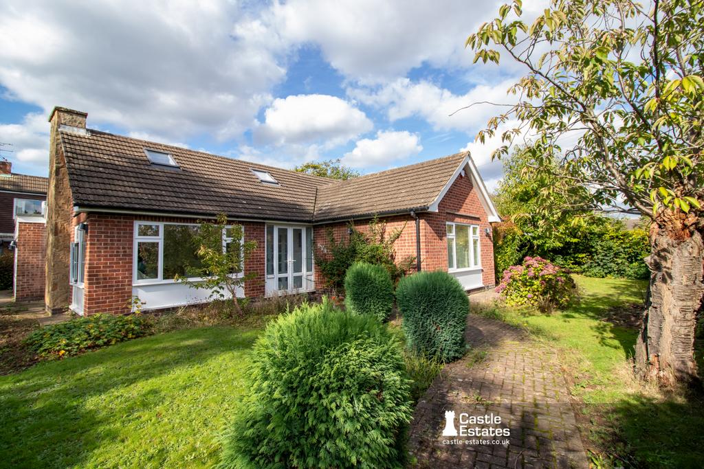 Luxury 3 Bedroom Detached Bungalow in Attenboroug