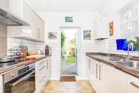 2 bedroom house for sale, Barry Road, East Dulwich, London, SE22