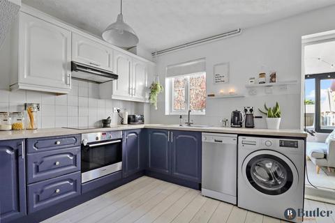 12 Berkeley Close, Biggleswade, SG18 8SY